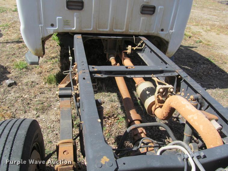 image for item J2617 2008 Ford F450 Super Duty XLT Crew Cab truck cab and chassis