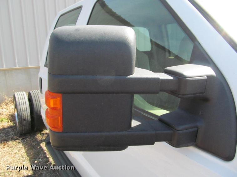 image for item J2617 2008 Ford F450 Super Duty XLT Crew Cab truck cab and chassis