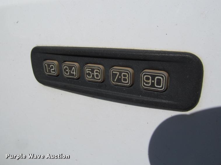 image for item J2617 2008 Ford F450 Super Duty XLT Crew Cab truck cab and chassis