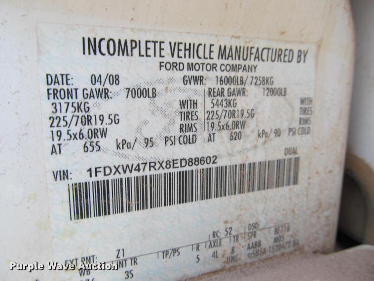 image for item J2617 2008 Ford F450 Super Duty XLT Crew Cab truck cab and chassis