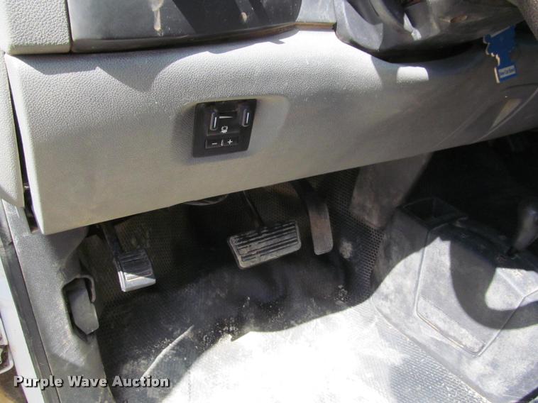 image for item K4987 2012 Chevrolet Silverado 2500HD Crew Cab pickup truck