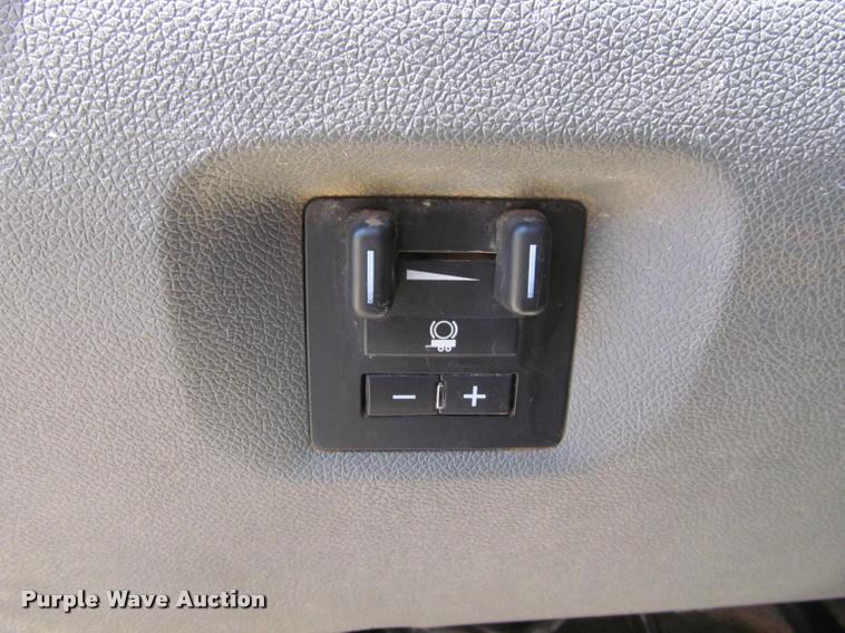 image for item K4987 2012 Chevrolet Silverado 2500HD Crew Cab pickup truck