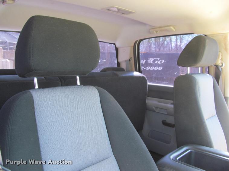 image for item K4987 2012 Chevrolet Silverado 2500HD Crew Cab pickup truck