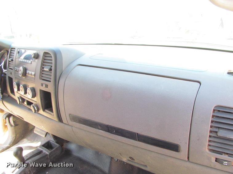 image for item K4987 2012 Chevrolet Silverado 2500HD Crew Cab pickup truck