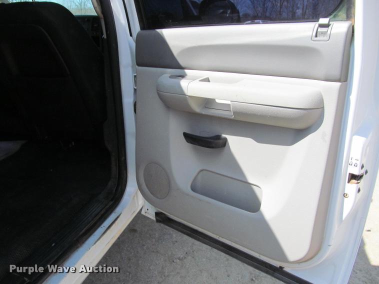 image for item K4987 2012 Chevrolet Silverado 2500HD Crew Cab pickup truck