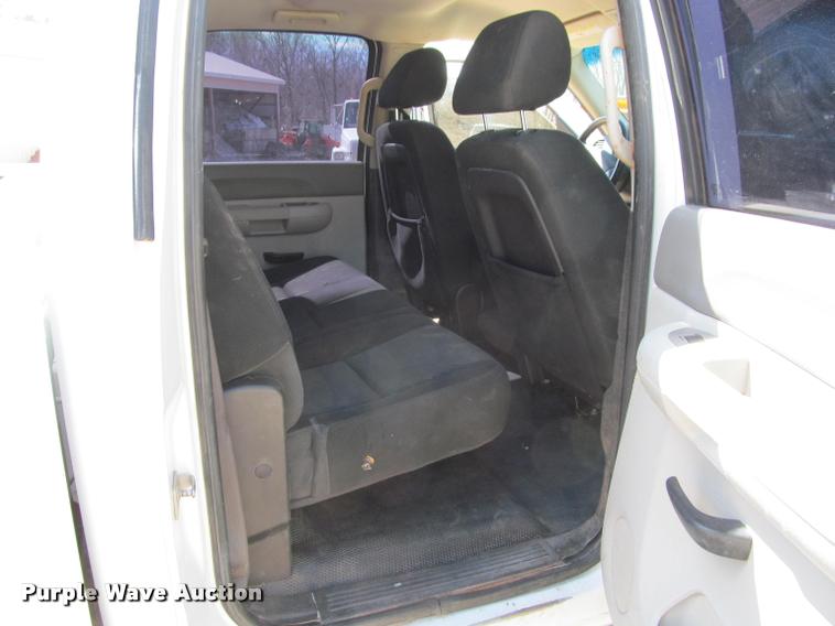 image for item K4987 2012 Chevrolet Silverado 2500HD Crew Cab pickup truck