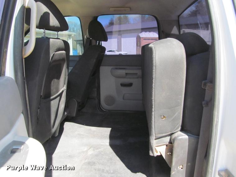 image for item K4987 2012 Chevrolet Silverado 2500HD Crew Cab pickup truck