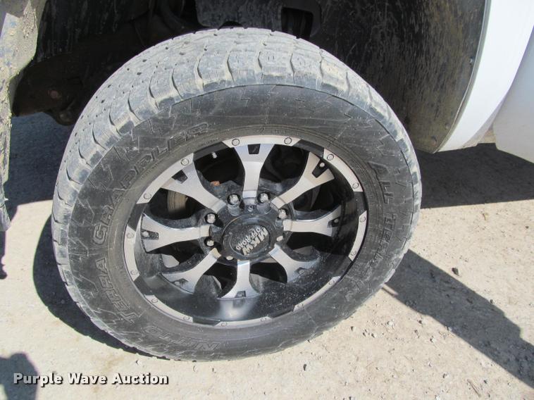 image for item K4987 2012 Chevrolet Silverado 2500HD Crew Cab pickup truck