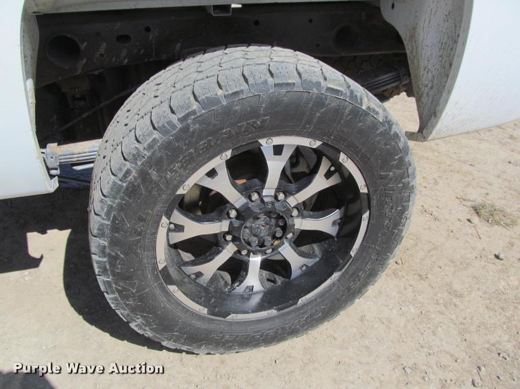 image for item K4987 2012 Chevrolet Silverado 2500HD Crew Cab pickup truck