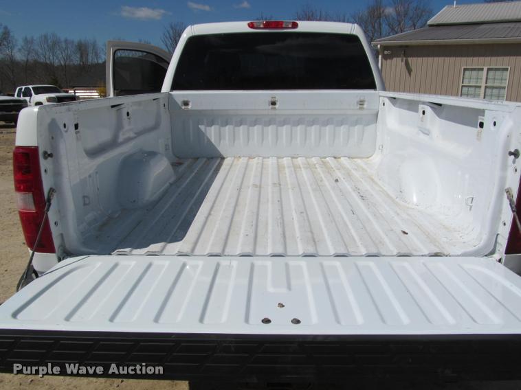 image for item K4987 2012 Chevrolet Silverado 2500HD Crew Cab pickup truck