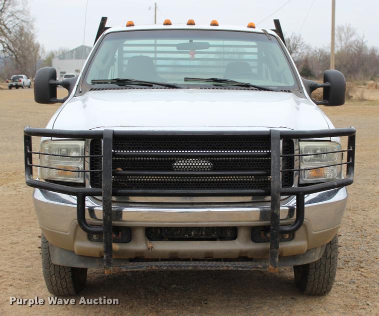 image for item L4954 2005 Ford F350 Super Duty flatbed pickup truck