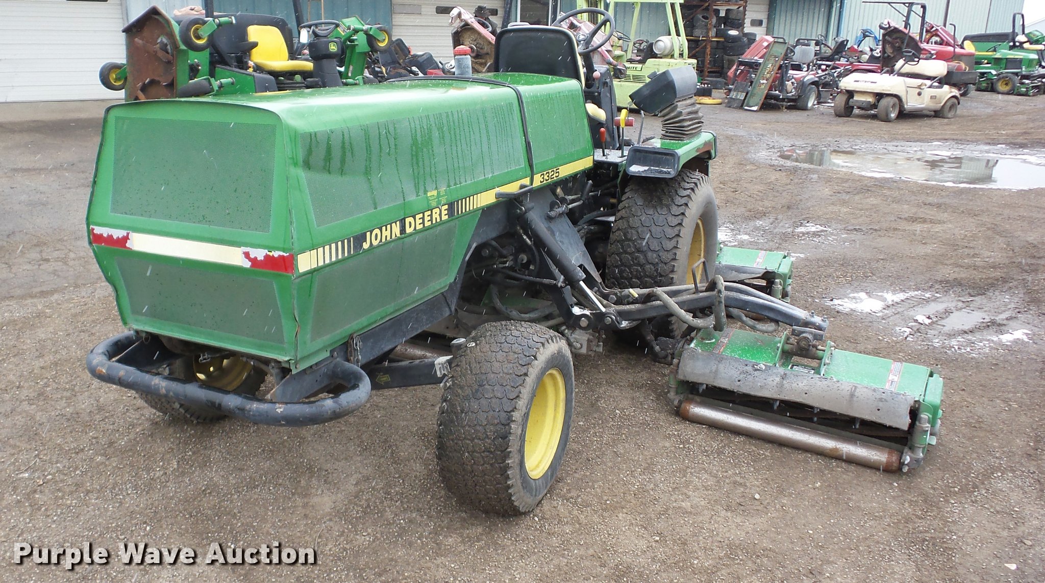 John Deere 3325 fairway lawn mower in Iola, KS Item AG9022 sold
