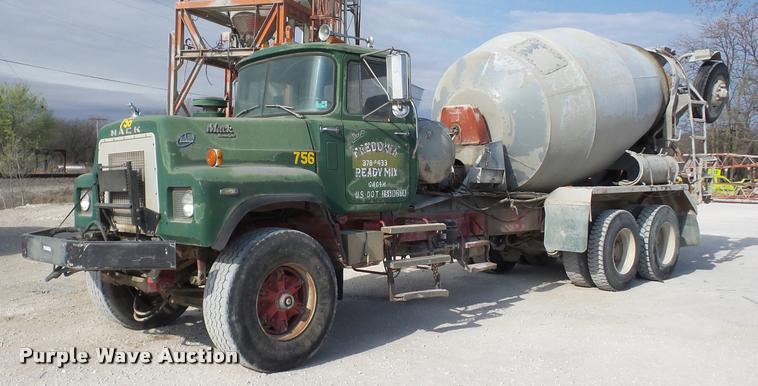 image for item AG9014 1984 Mack RL685LS ready mix truck
