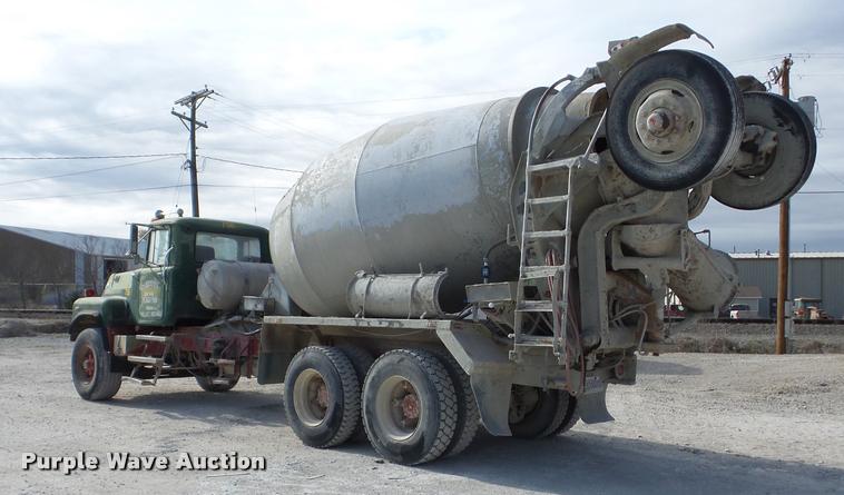 image for item AG9014 1984 Mack RL685LS ready mix truck