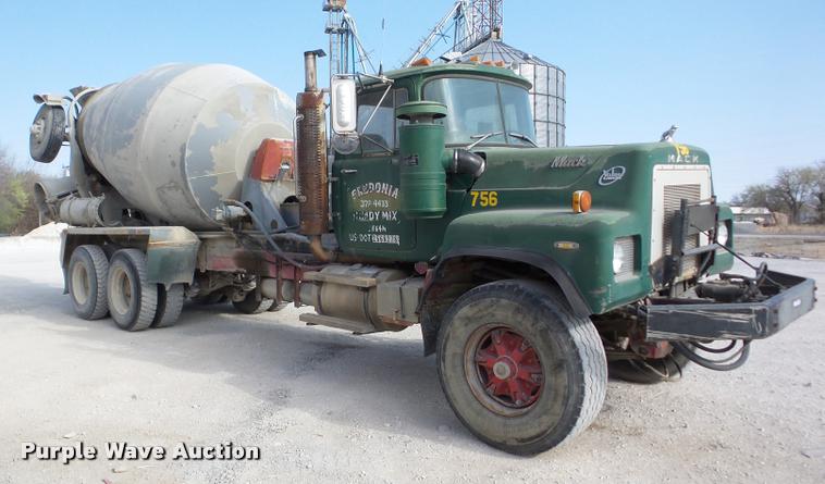 image for item AG9014 1984 Mack RL685LS ready mix truck