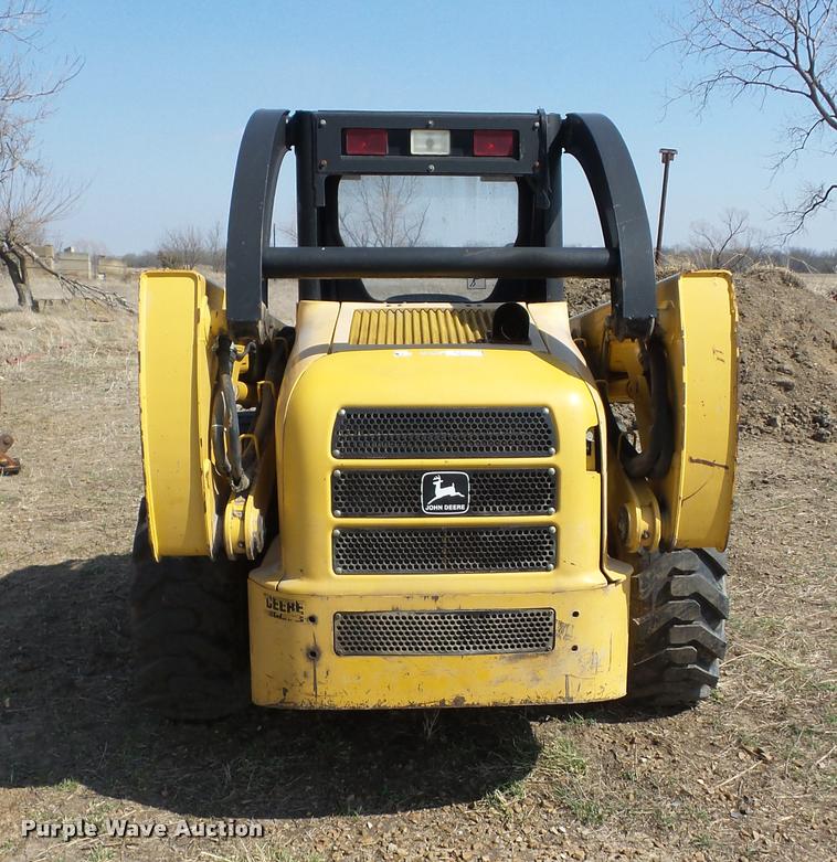 image for item AG9016 2000 John Deere 270 skid steer