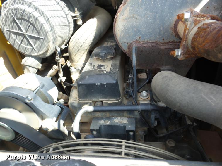 image for item AG9016 2000 John Deere 270 skid steer