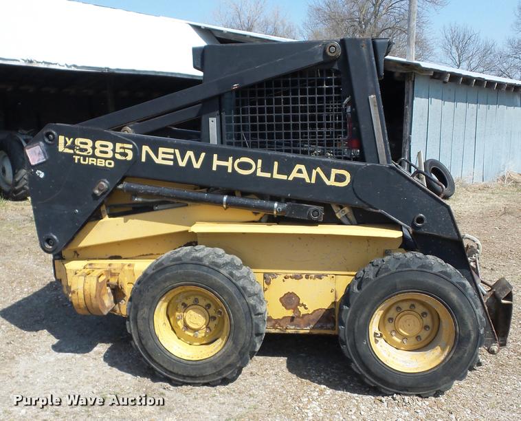 image for item AG9017 1999 New Holland LX885 skid steer