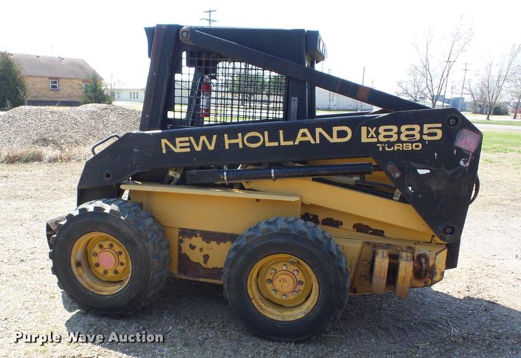 image for item AG9017 1999 New Holland LX885 skid steer