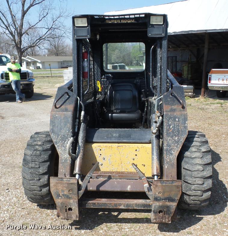 image for item AG9017 1999 New Holland LX885 skid steer