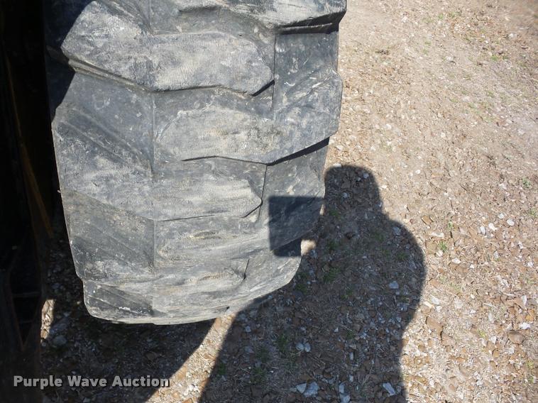 image for item AG9017 1999 New Holland LX885 skid steer