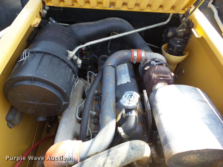 image for item AG9017 1999 New Holland LX885 skid steer