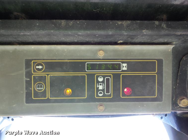 image for item AG9017 1999 New Holland LX885 skid steer