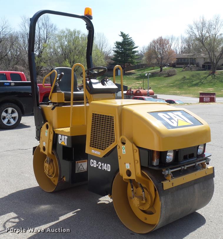 image for item BH9289 2000 Caterpillar CB-241D double drum roller