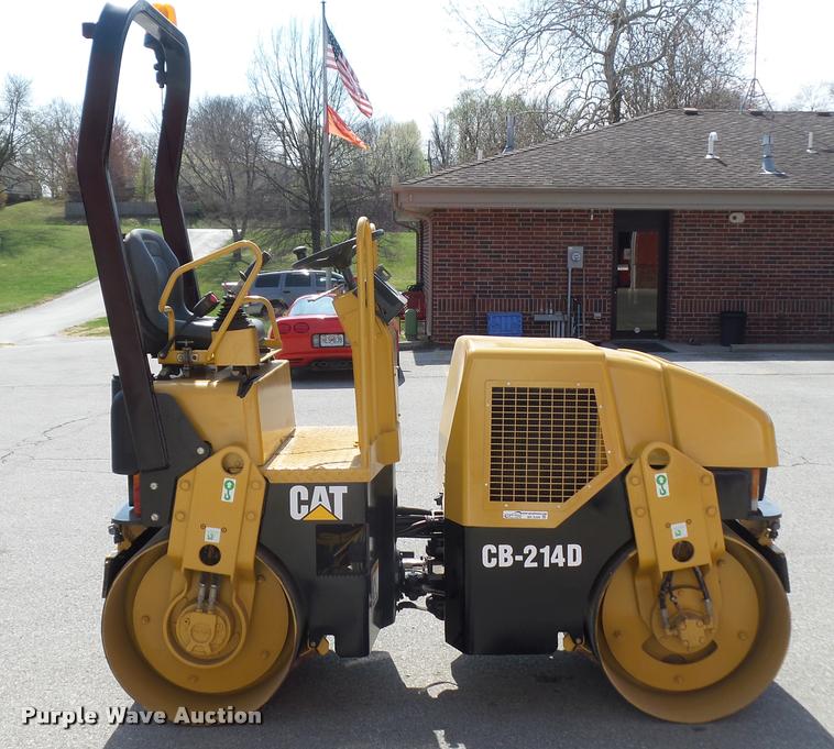 image for item BH9289 2000 Caterpillar CB-241D double drum roller