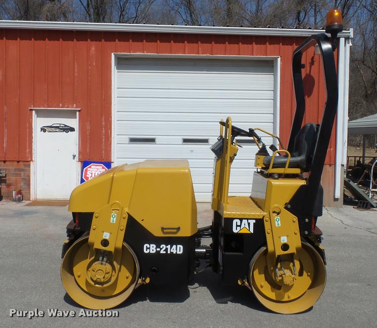 image for item BH9289 2000 Caterpillar CB-241D double drum roller