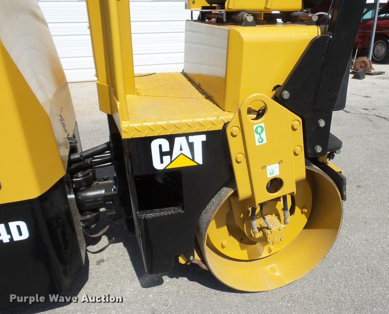 image for item BH9289 2000 Caterpillar CB-241D double drum roller