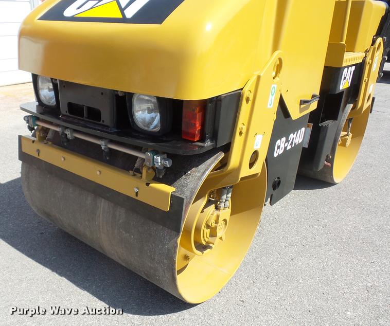 image for item BH9289 2000 Caterpillar CB-241D double drum roller