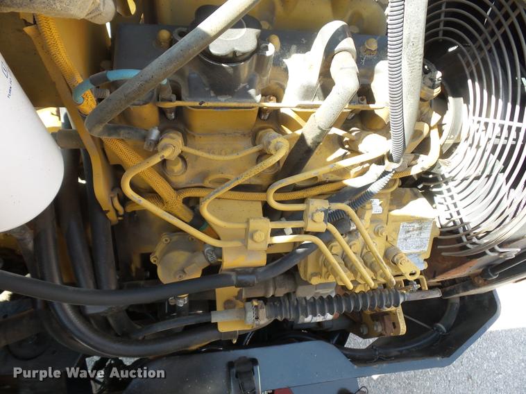 image for item BH9289 2000 Caterpillar CB-241D double drum roller