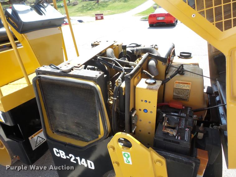 image for item BH9289 2000 Caterpillar CB-241D double drum roller