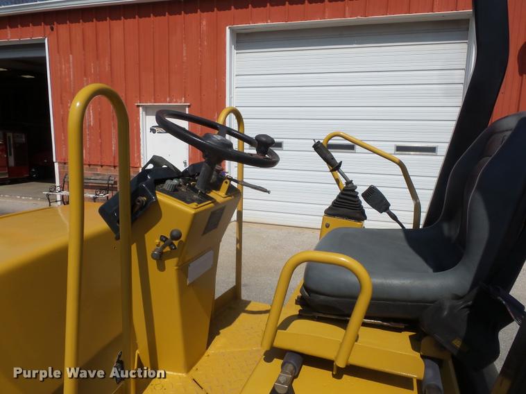 image for item BH9289 2000 Caterpillar CB-241D double drum roller