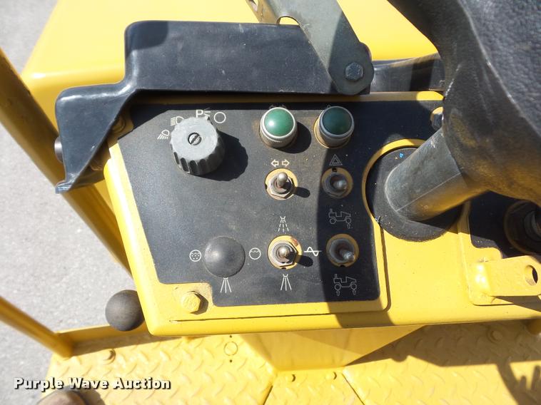 image for item BH9289 2000 Caterpillar CB-241D double drum roller