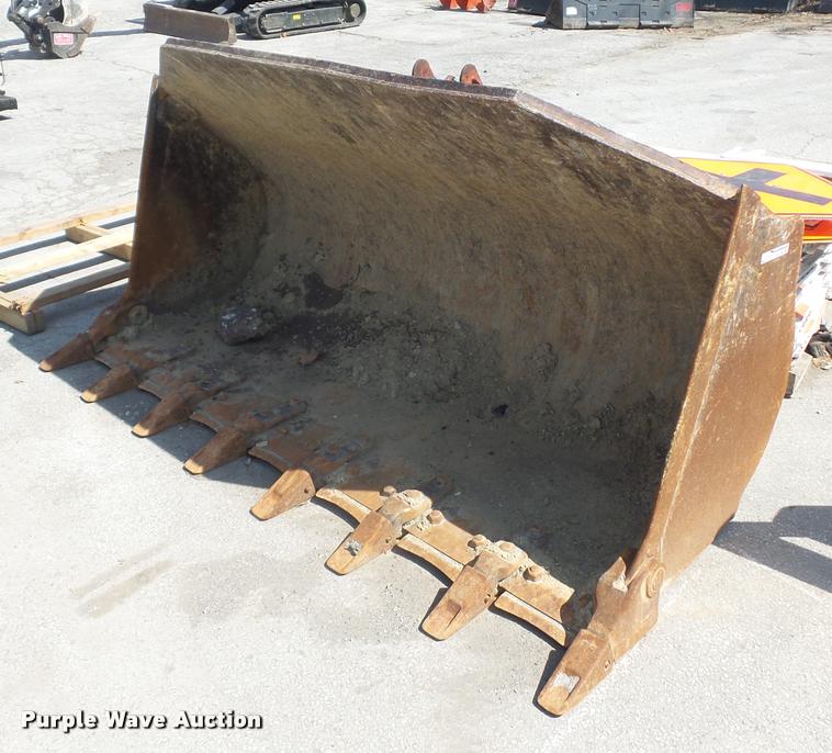 image for item BH9290 Caterpillar 953C loader bucket