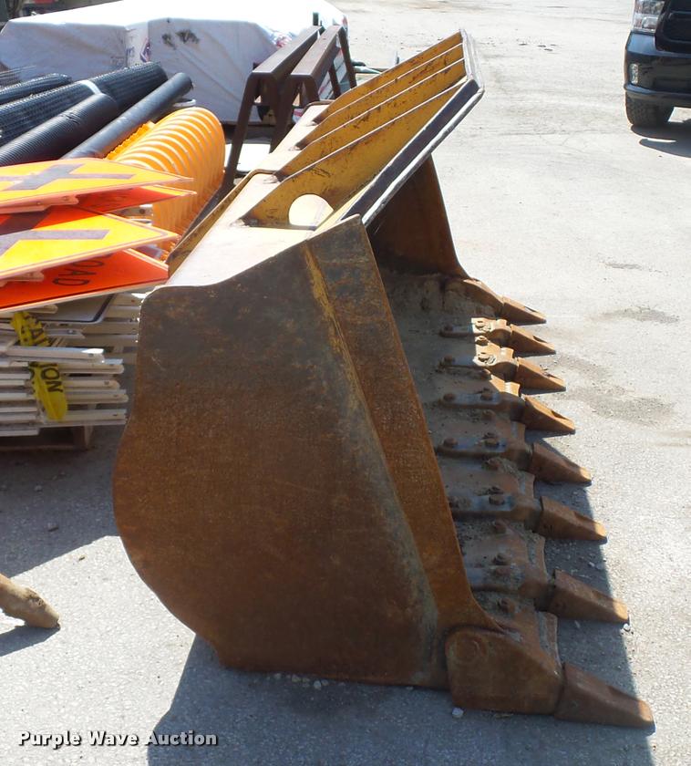 image for item BH9290 Caterpillar 953C loader bucket