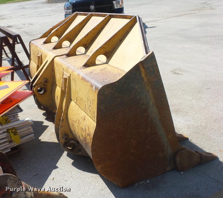 image for item BH9290 Caterpillar 953C loader bucket