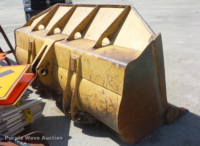 image for item BH9290 Caterpillar 953C loader bucket