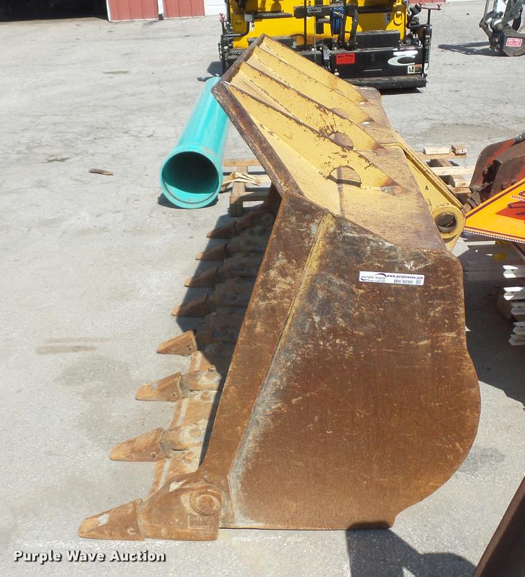 image for item BH9290 Caterpillar 953C loader bucket