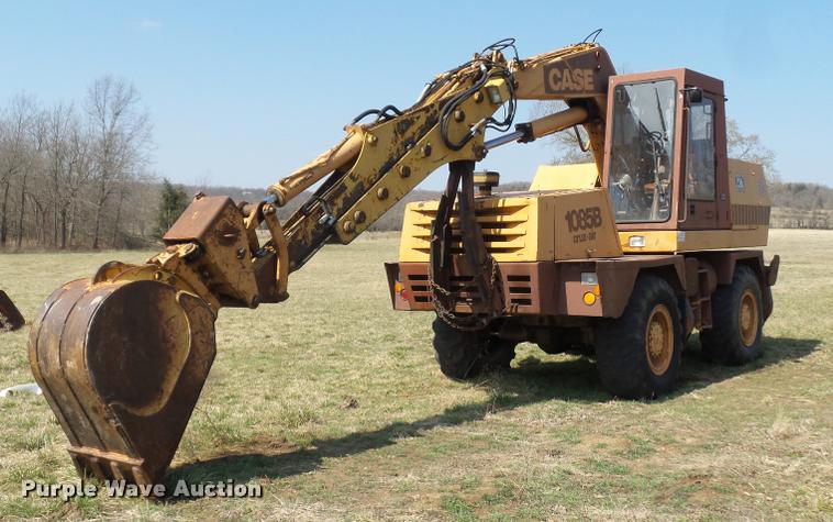 image for item BH9302 1985 Case 1085B rubber tire excavator