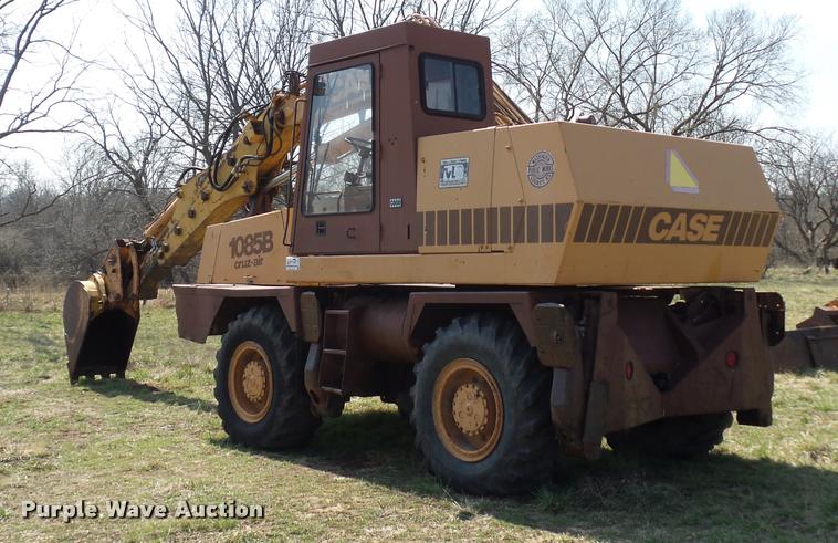 image for item BH9302 1985 Case 1085B rubber tire excavator