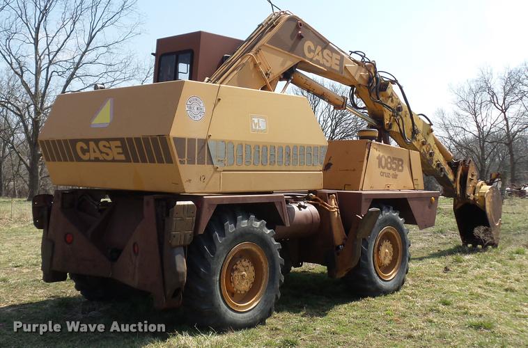 image for item BH9302 1985 Case 1085B rubber tire excavator