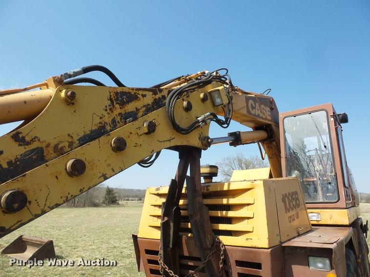 image for item BH9302 1985 Case 1085B rubber tire excavator
