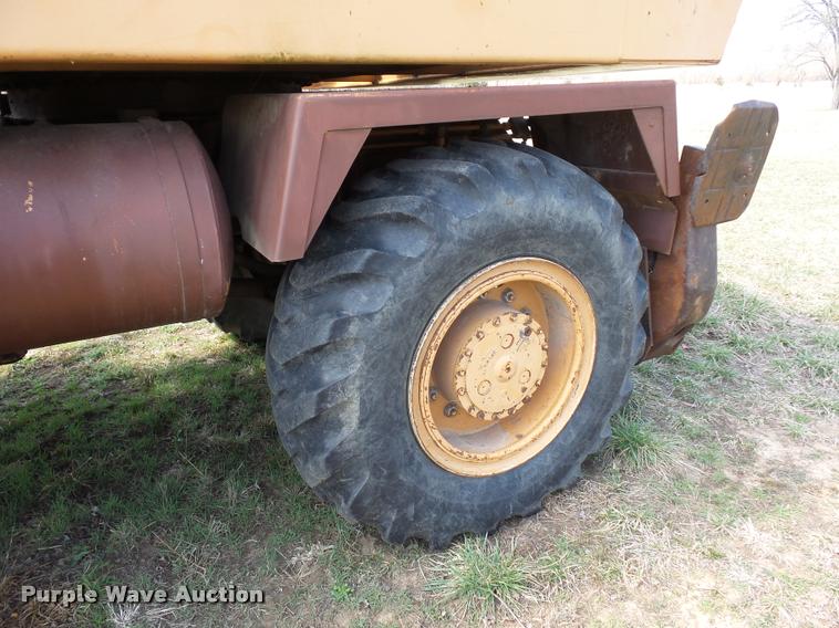 image for item BH9302 1985 Case 1085B rubber tire excavator