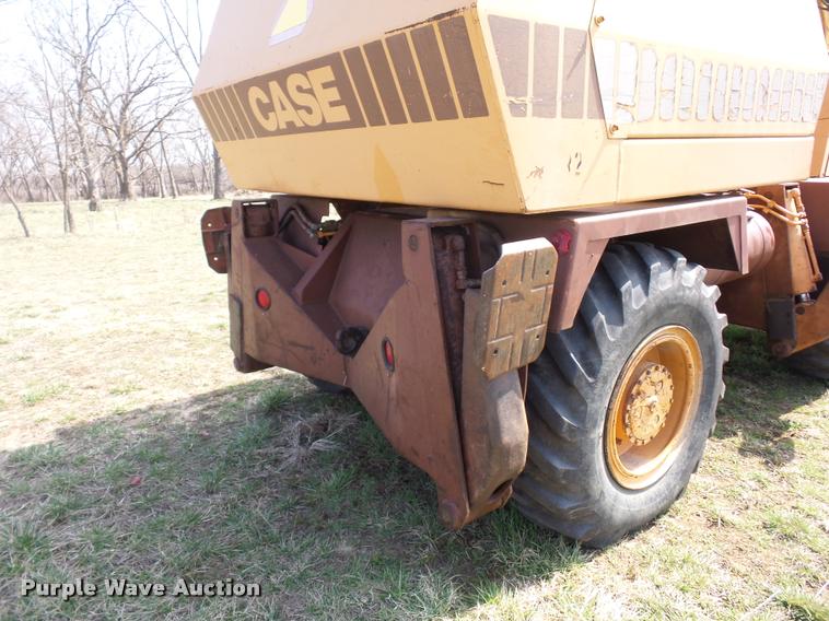 image for item BH9302 1985 Case 1085B rubber tire excavator