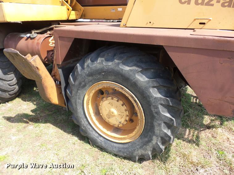 image for item BH9302 1985 Case 1085B rubber tire excavator