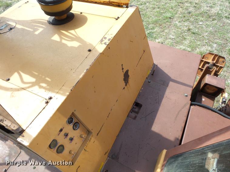 image for item BH9302 1985 Case 1085B rubber tire excavator