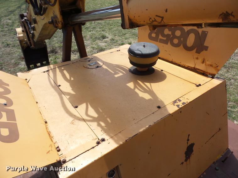 image for item BH9302 1985 Case 1085B rubber tire excavator